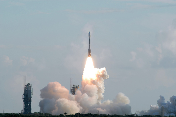 U.S. Launches Two Experimental Missile Defense Satellites